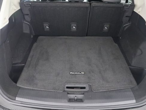 Used 2023 Nissan Rogue SV w/ SV Premium B Package image 21