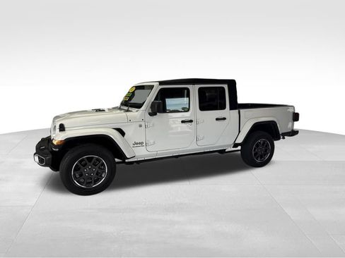 Used 2021 Jeep Gladiator Overland w/ Cold Weather Group AWD/4WD image 2