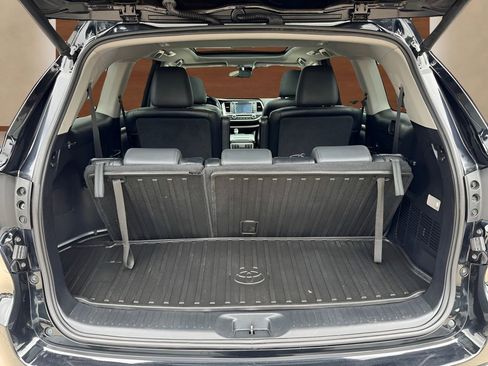 Used 2016 Toyota Highlander Limited Platinum AWD/4WD image 6