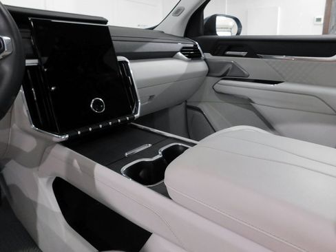 Used 2024 GMC Acadia Denali image 75