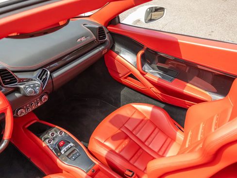Used 2012 Ferrari 458 Spider RWD image 68
