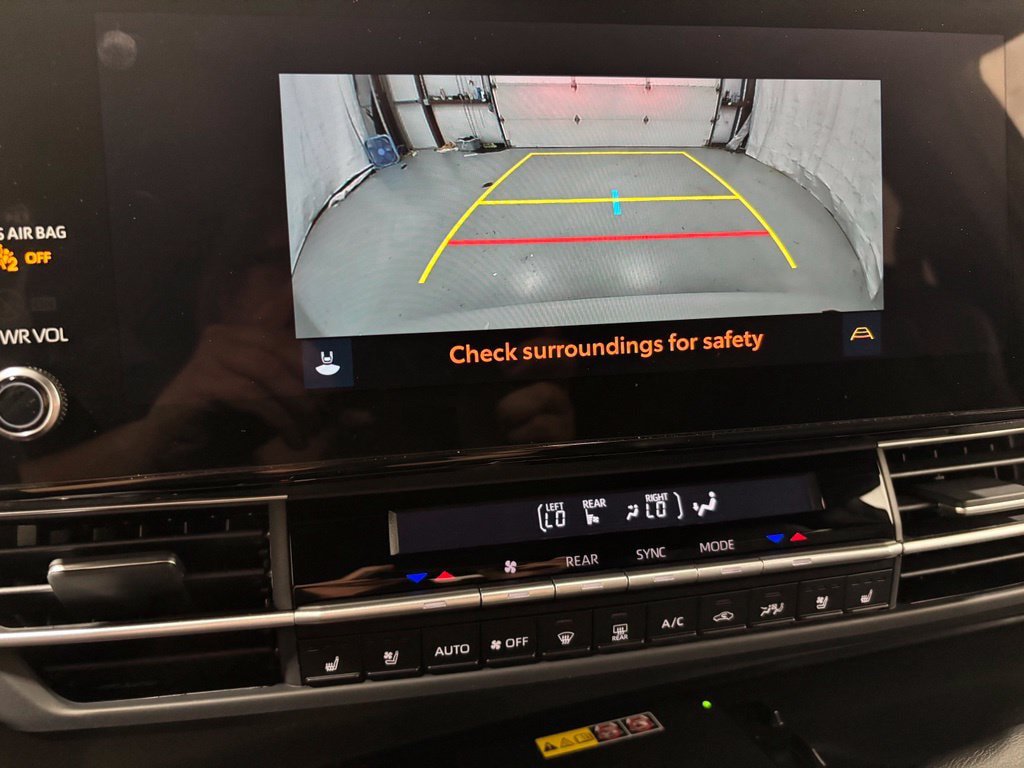 Used 2026 Toyota Sienna Limited FWD image 39