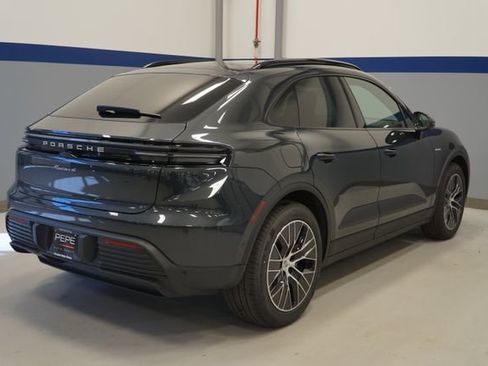 New 2026 Porsche Macan 4 Electric image 10