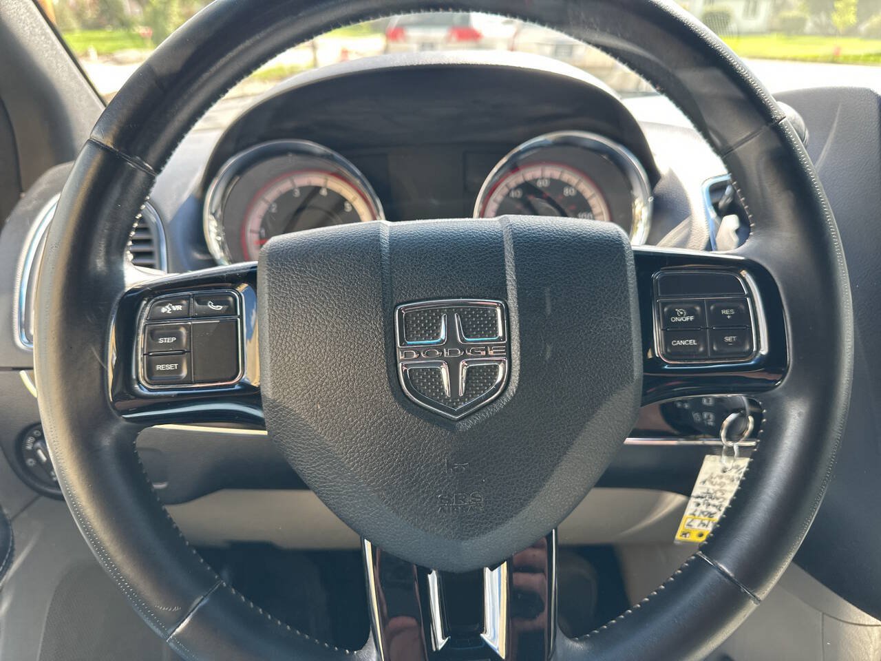 Used 2017 Dodge Grand Caravan SXT FWD image 17