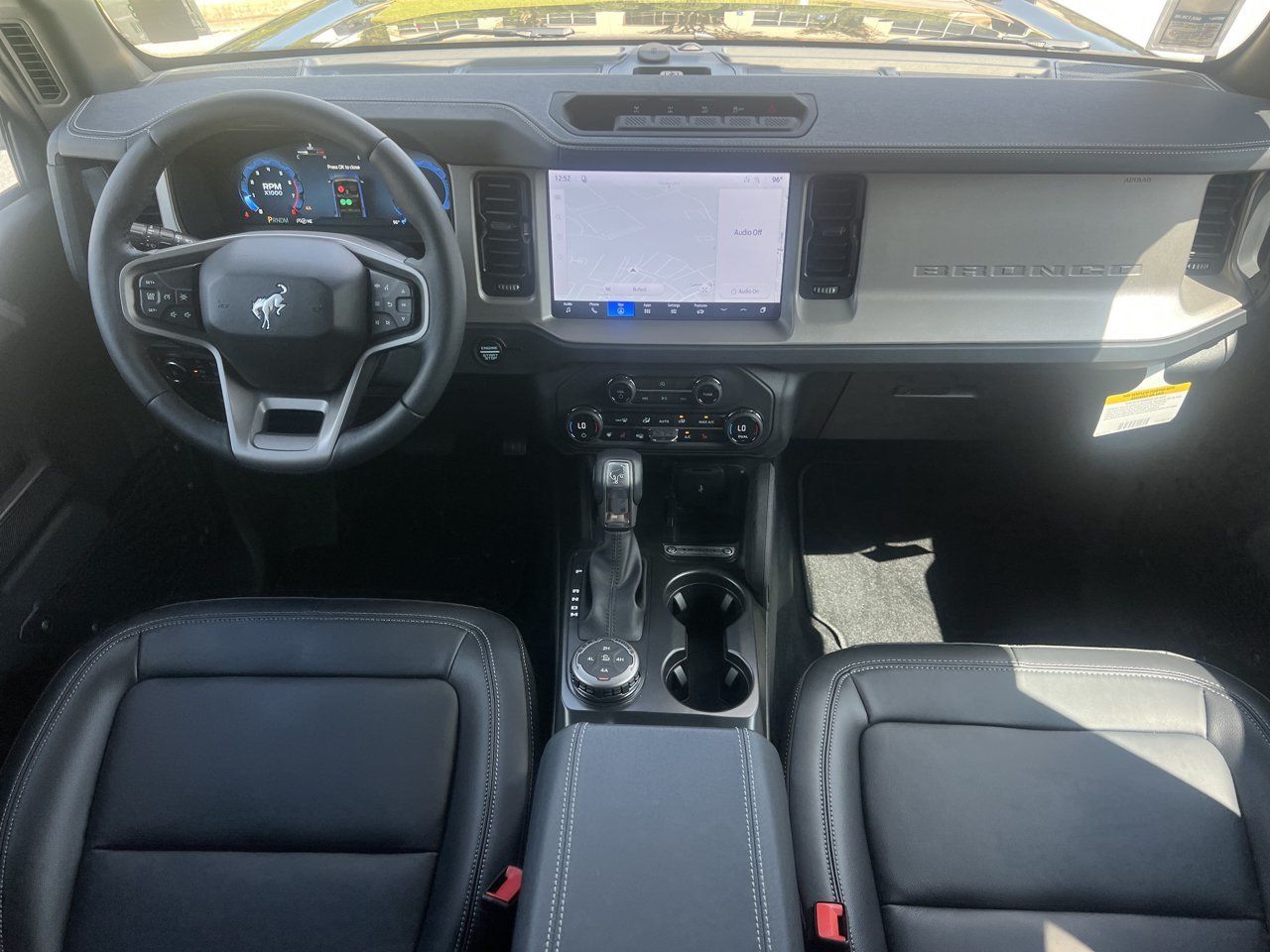 New 2026 Ford Bronco Outer Banks w/ Sasquatch Package AWD/4WD image 2