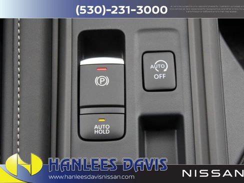 New 2025 Nissan Pathfinder S image 21