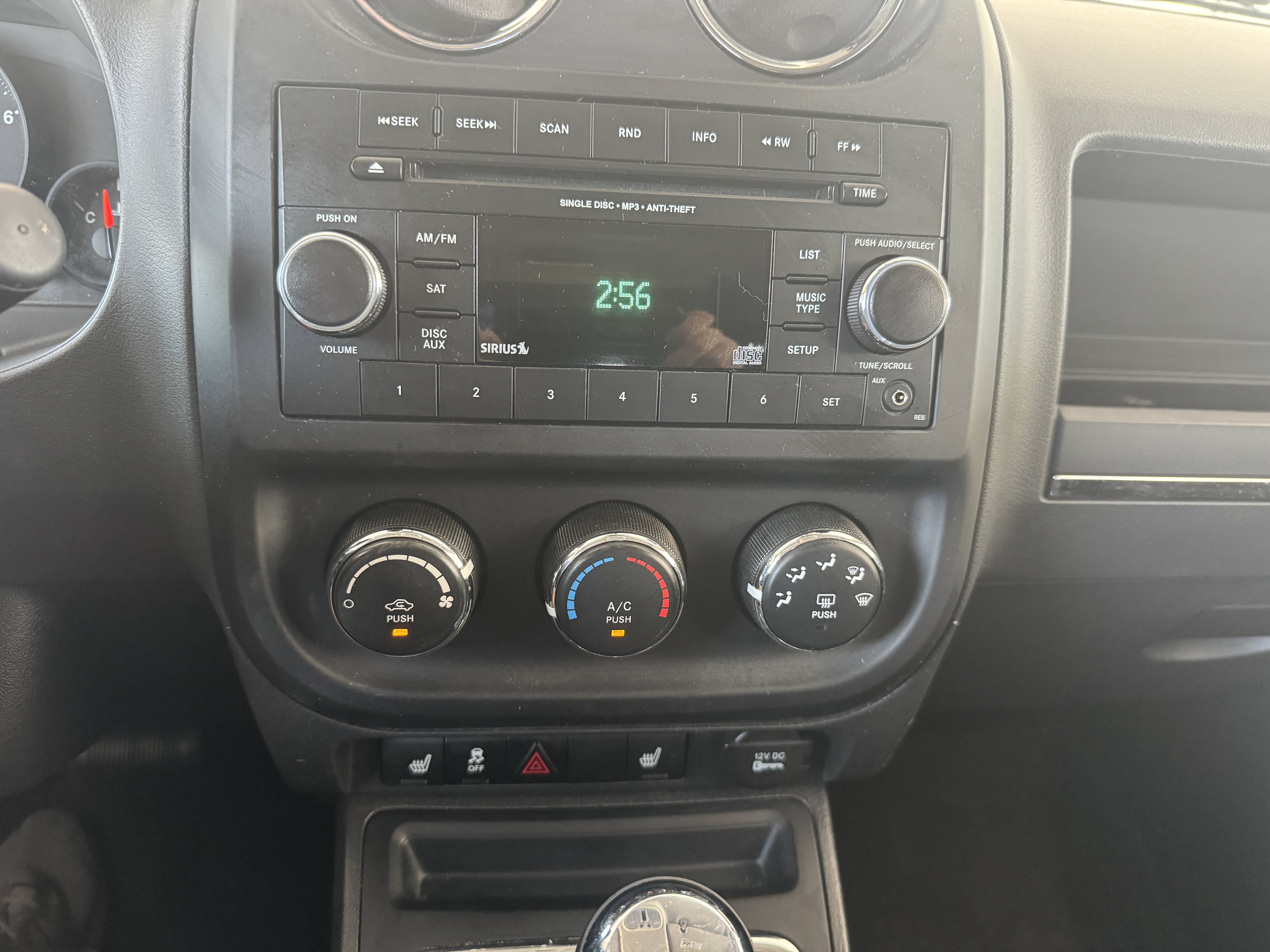 Used 2013 Jeep Compass Latitude w/ Sun/Sound Group AWD/4WD image 15