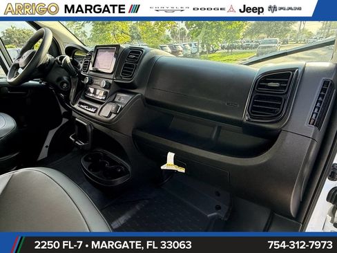Used 2026 RAM ProMaster 2500 w/ Convenience Group FWD image 12