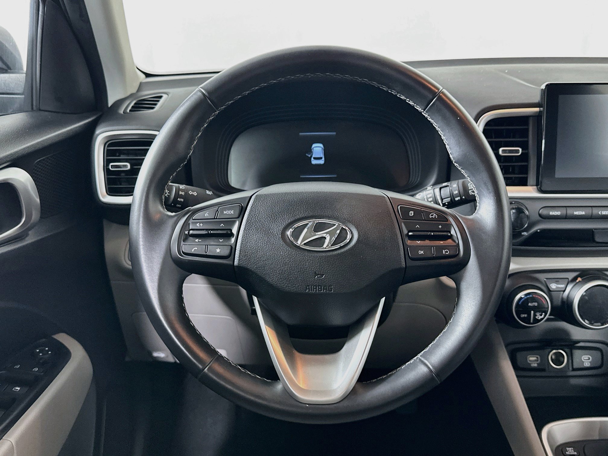 Used 2025 Hyundai Venue SEL FWD image 18