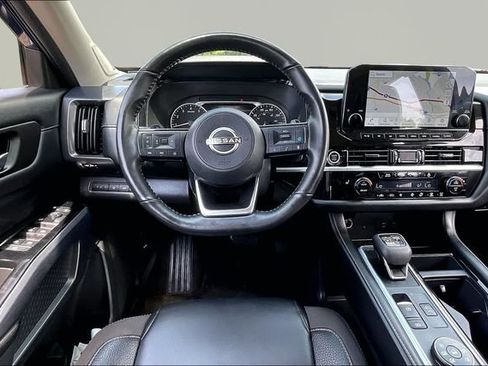 Used 2023 Nissan Pathfinder SL w/ SL Premium Package AWD/4WD image 8