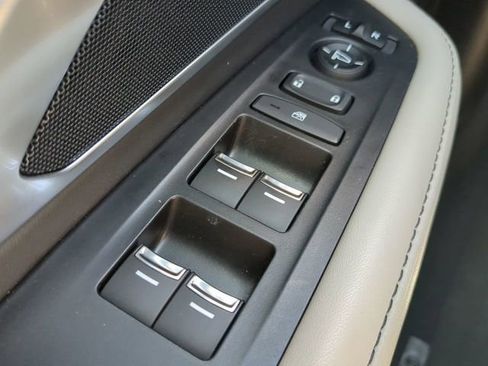 Used 2025 Acura RDX SH-AWD image 22