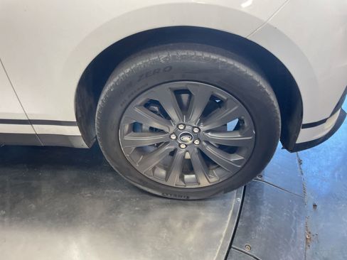 Used 2022 Land Rover Range Rover Velar R-Dynamic S image 14