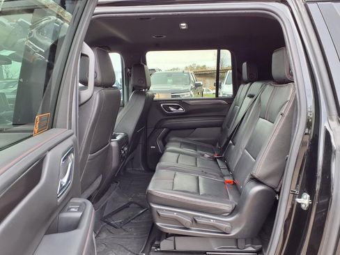 Used 2021 Chevrolet Suburban RST AWD/4WD image 10