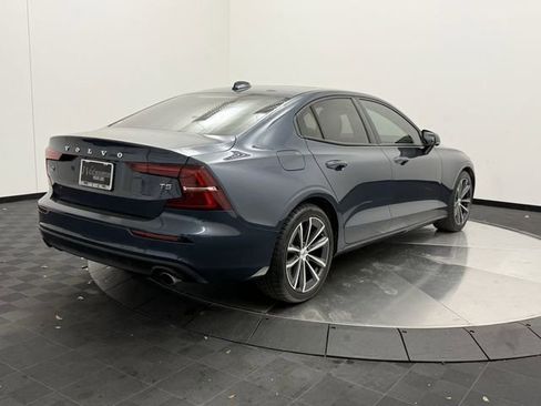 Used 2021 Volvo S60 T5 Momentum w/ Premium Package image 8