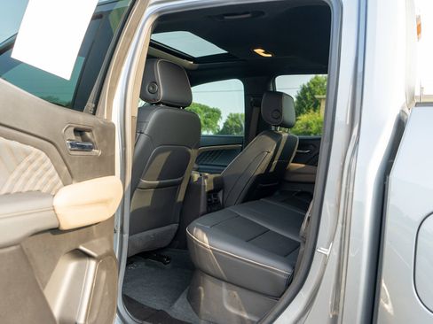 Used 2025 GMC Canyon Denali AWD/4WD image 29