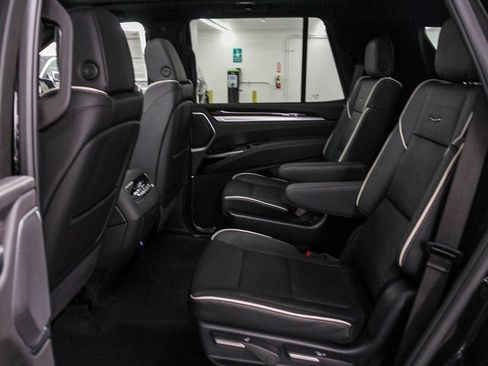 New 2026 Cadillac Escalade Luxury image 17