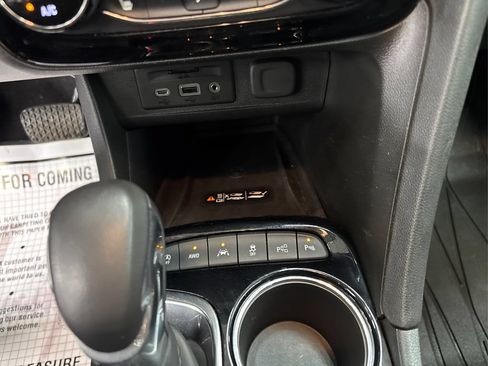 Used 2023 Buick Encore GX Essence w/ Advanced Technology Package AWD/4WD image 38