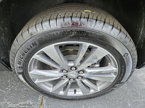 Certified 2025 Cadillac XT5 Premium Luxury FWD image 14