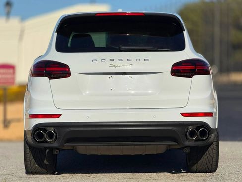 Used 2017 Porsche Cayenne S AWD/4WD image 8