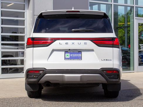 Used 2024 Lexus LX 600 4WD w/ Luxury Package image 9