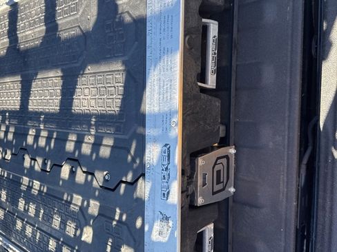 Used 2021 Jeep Gladiator Willys image 45