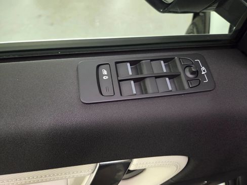 Used 2024 Land Rover Discovery Sport Dynamic SE AWD/4WD image 16