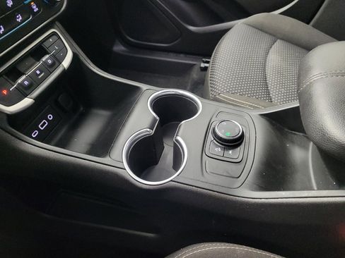 Used 2024 GMC Terrain SLE image 26