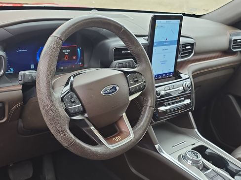 Used 2023 Ford Explorer King Ranch w/ Premium Technology Package image 14