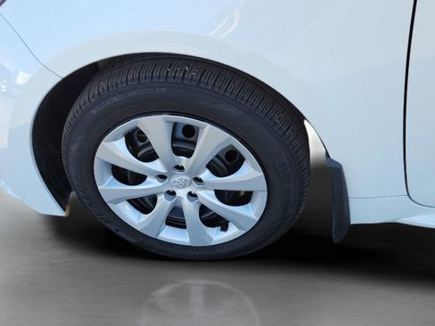 Used 2025 Toyota Corolla LE image 10
