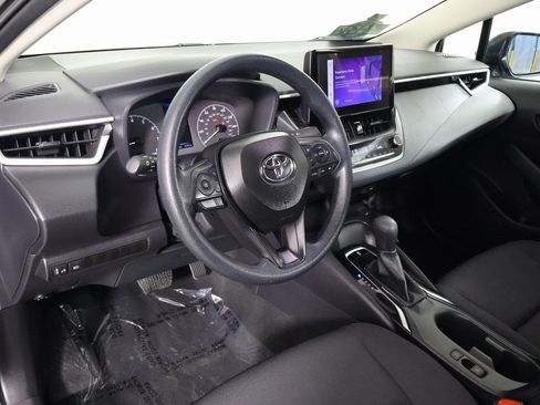 Used 2025 Toyota Corolla LE FWD image 7