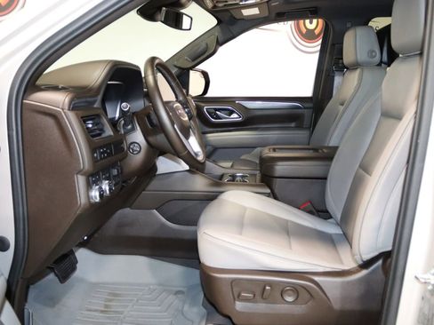 Used 2023 GMC Yukon XL SLT w/ SLT Premium Package AWD/4WD image 44