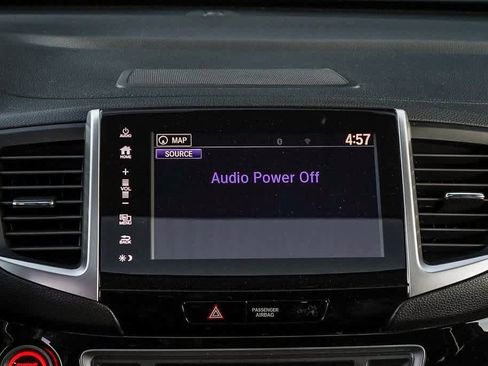 Used 2017 Honda Pilot Touring image 14