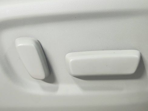 Used 2020 Toyota Sienna XLE Premium FWD image 43