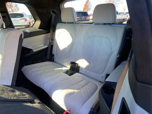 Used 2024 BMW X7 xDrive40i w/ Executive Package image 28