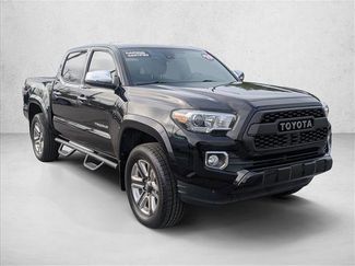 Used 2019 Toyota Tacoma Limited video 3