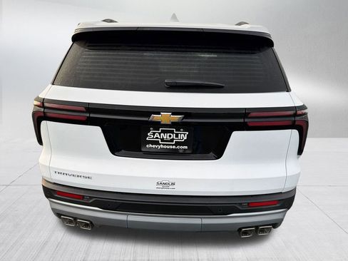 New 2026 Chevrolet Traverse LT image 8
