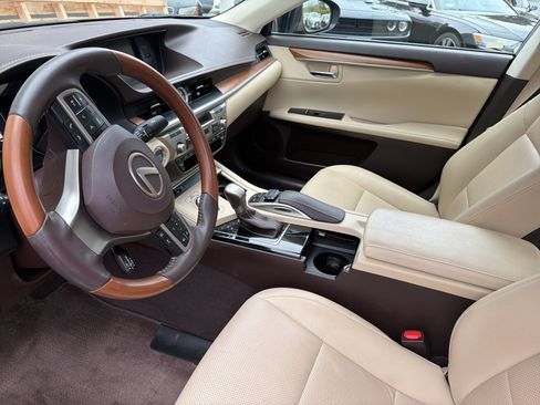 Used 2018 Lexus ES 350 w/ Navigation System Package image 6