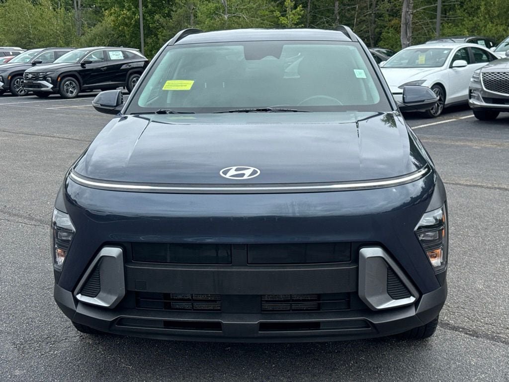 Used 2024 Hyundai Kona SEL AWD/4WD image 3
