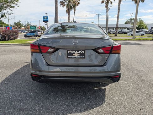 Used 2025 Nissan Altima 2.5 SV FWD image 27