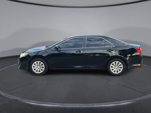 Used 2014 Toyota Camry FWD image 5