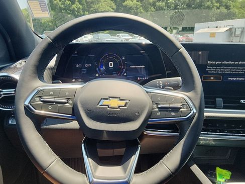 New 2026 Chevrolet Equinox LT w/ Convenience Package II FWD image 15