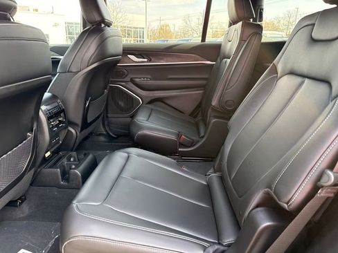New 2026 Jeep Grand Cherokee L Limited w/ Limited Altitude Package AWD/4WD image 22