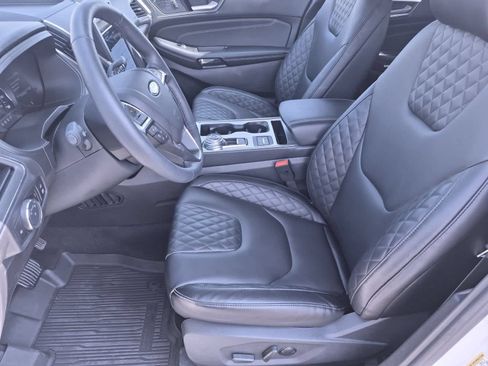 Used 2024 Ford Edge Titanium AWD/4WD image 16