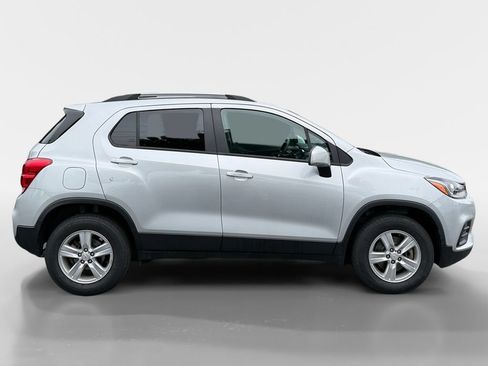 Used 2022 Chevrolet Trax LT w/ Driver Confidence Package AWD/4WD image 3