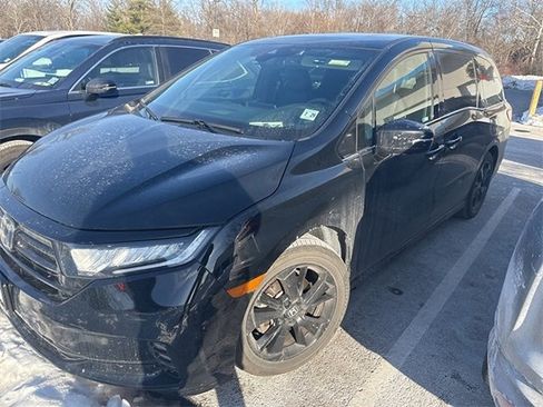 Certified 2024 Honda Odyssey Sport image 2