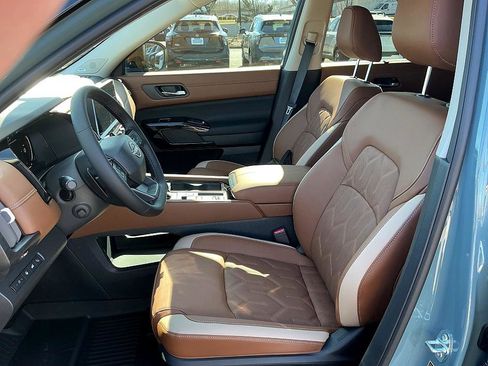 New 2026 Nissan Pathfinder Platinum image 12