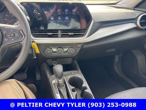 Used 2024 Chevrolet Trax LS image 12