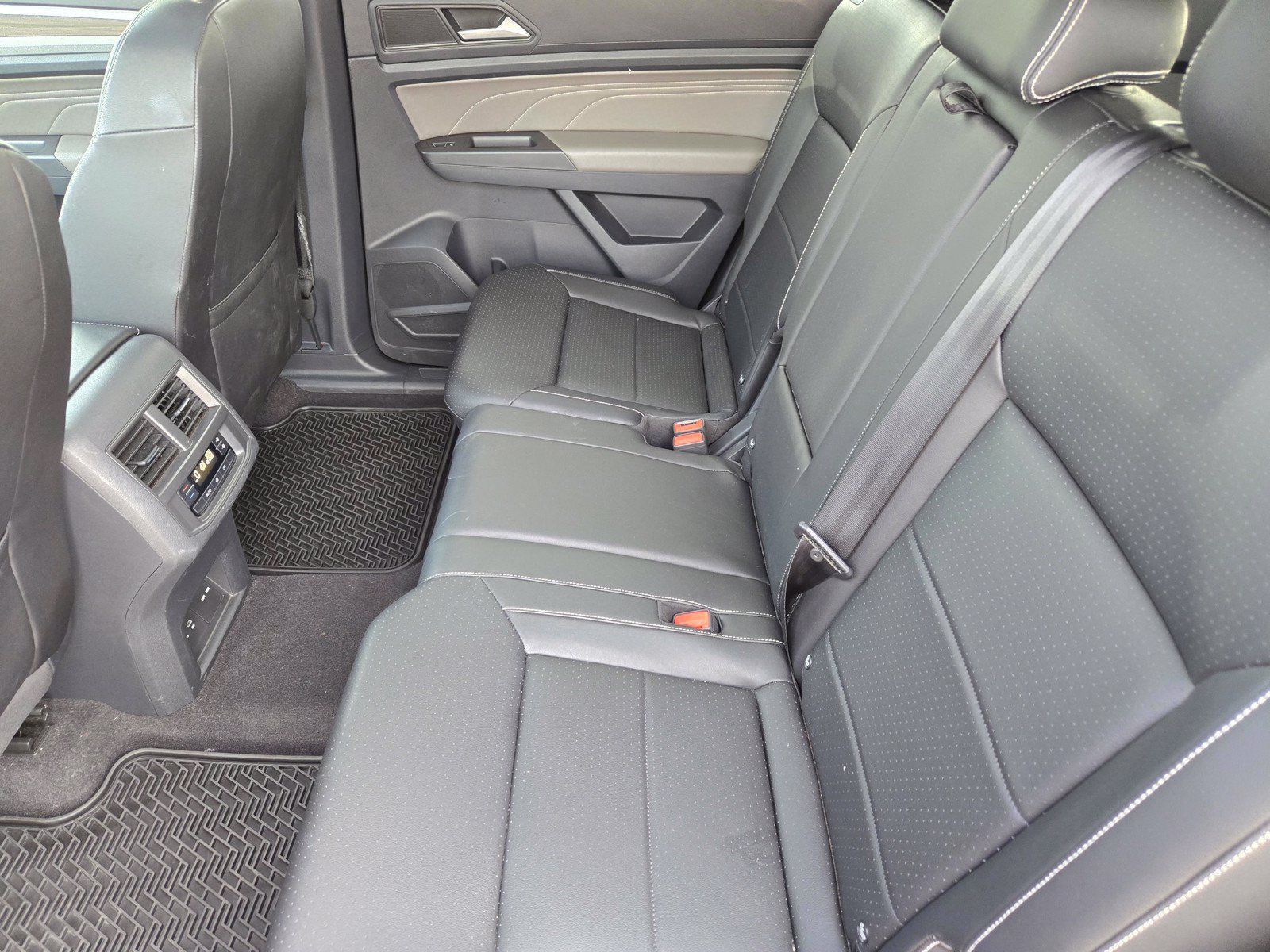 Used 2023 Volkswagen Atlas SEL AWD/4WD image 12