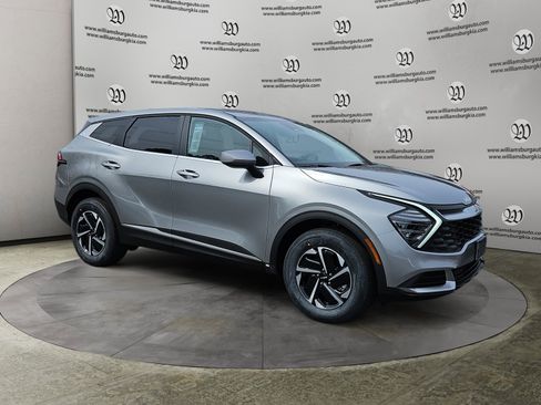 Used 2025 Kia Sportage LX image 7