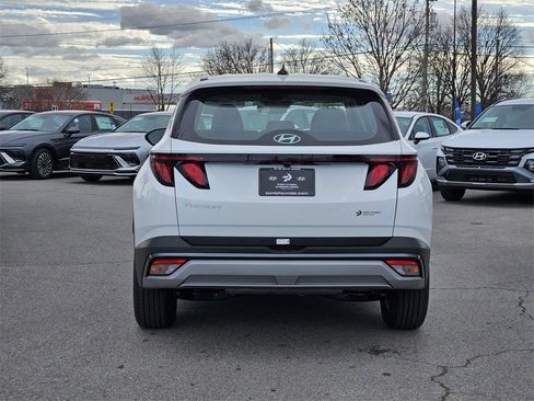 New 2026 Hyundai Tucson SE image 6